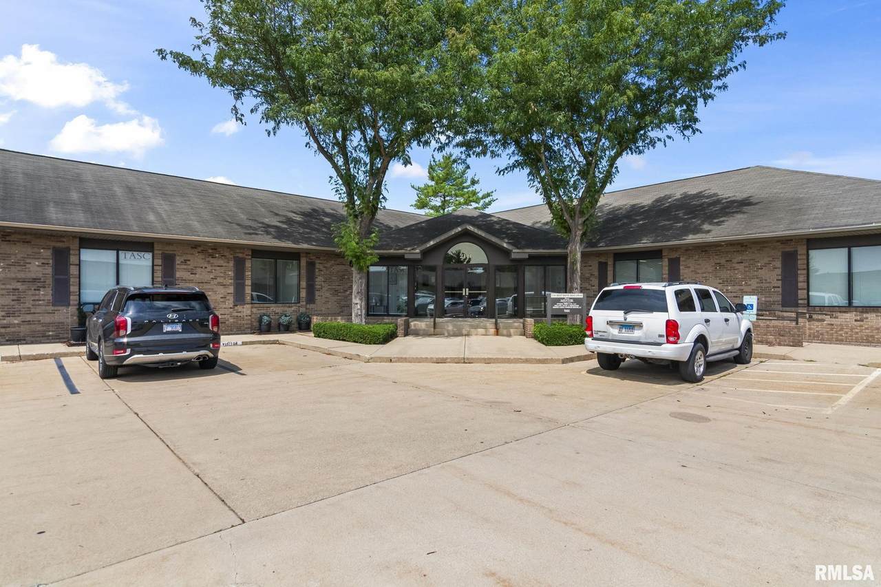 2141 White Oaks Drive - Photo 1