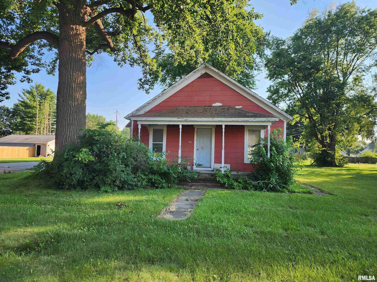 625 Oklahoma Avenue - Photo 1