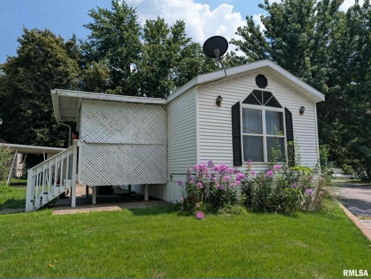 1500 Dewees Avenue - Photo 1