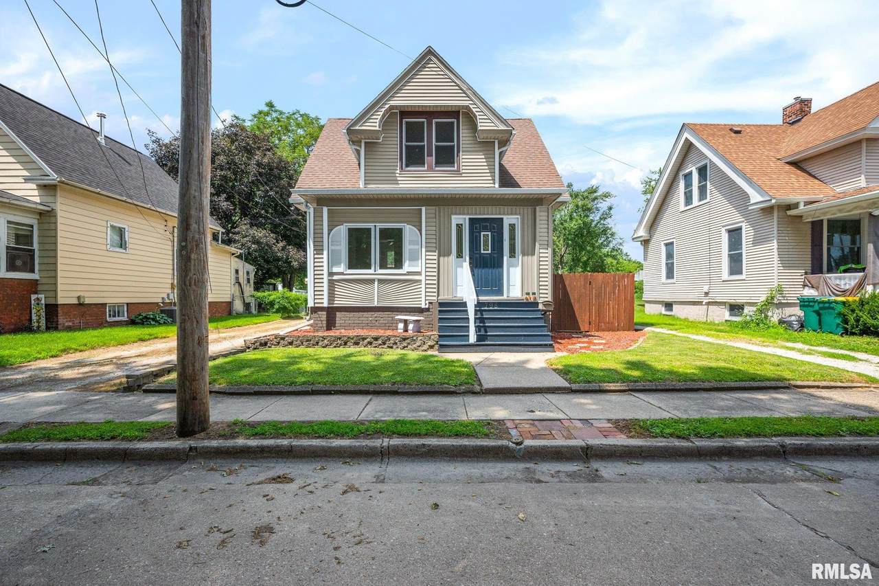 798 Pine Street - Photo 1