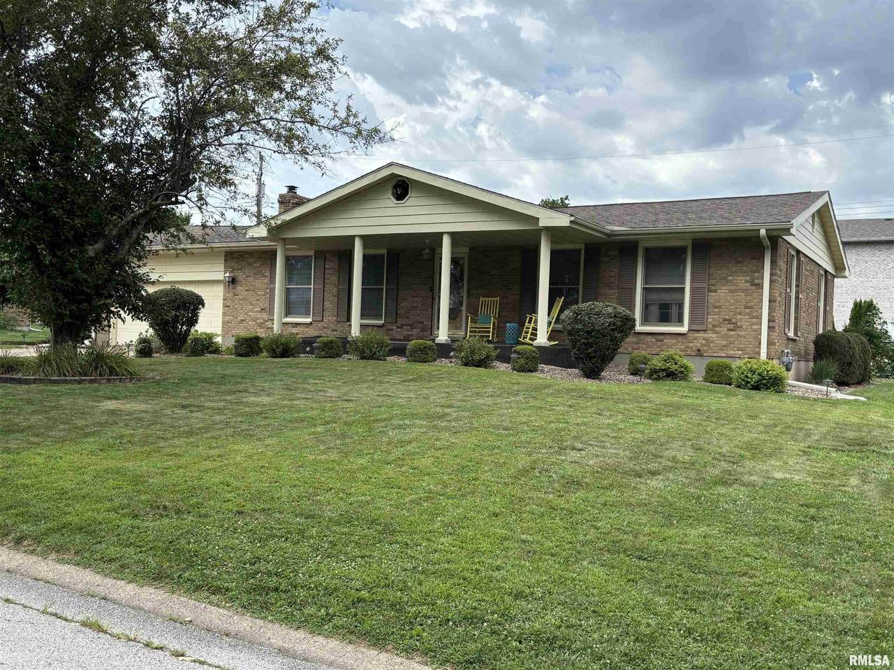 2425 Green Acres - Photo 1
