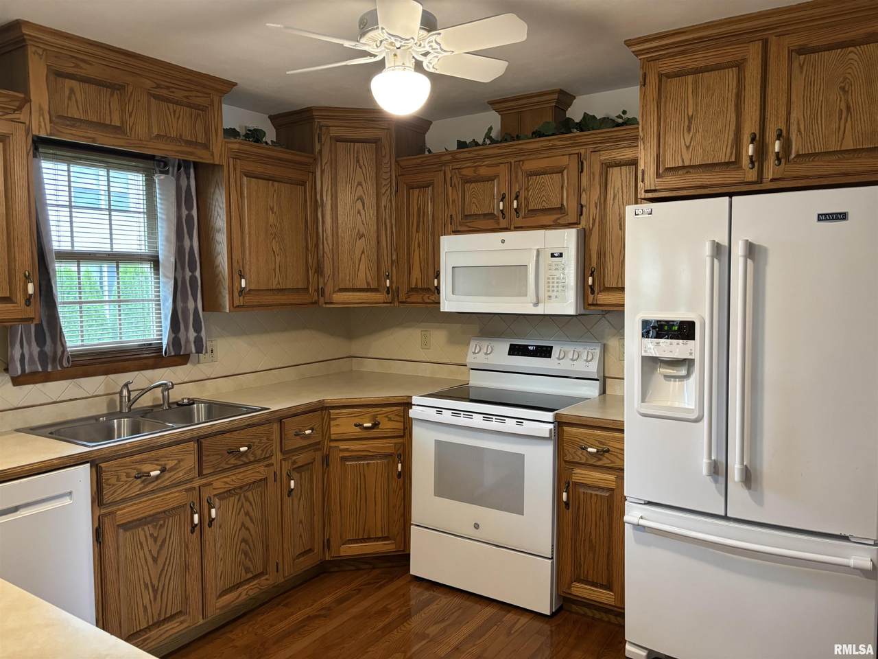 https://bt-photos.global.ssl.fastly.net/peoria/1280_boomver_1_CA1045440-1.jpg