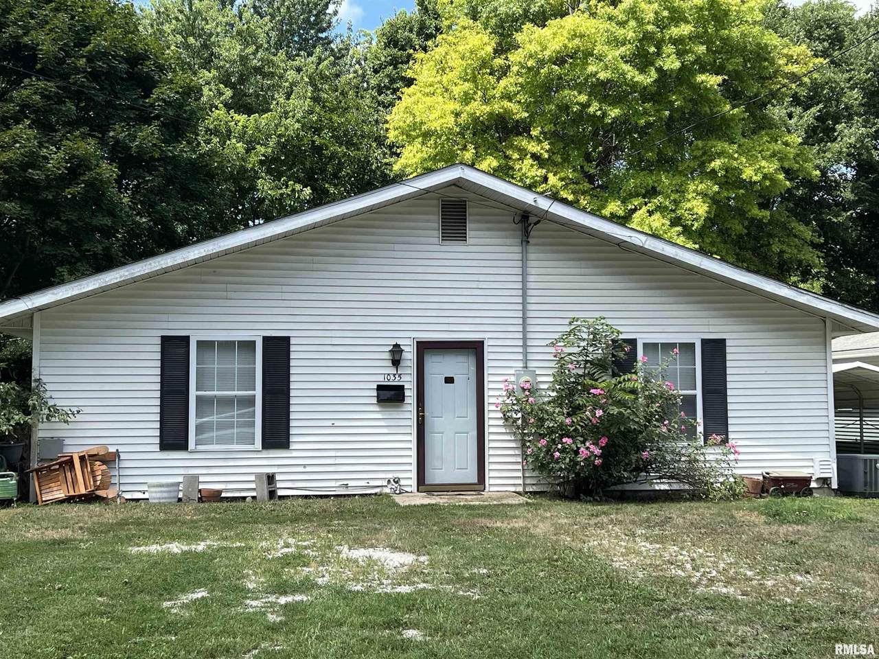 1035 Beesley Avenue - Photo 1