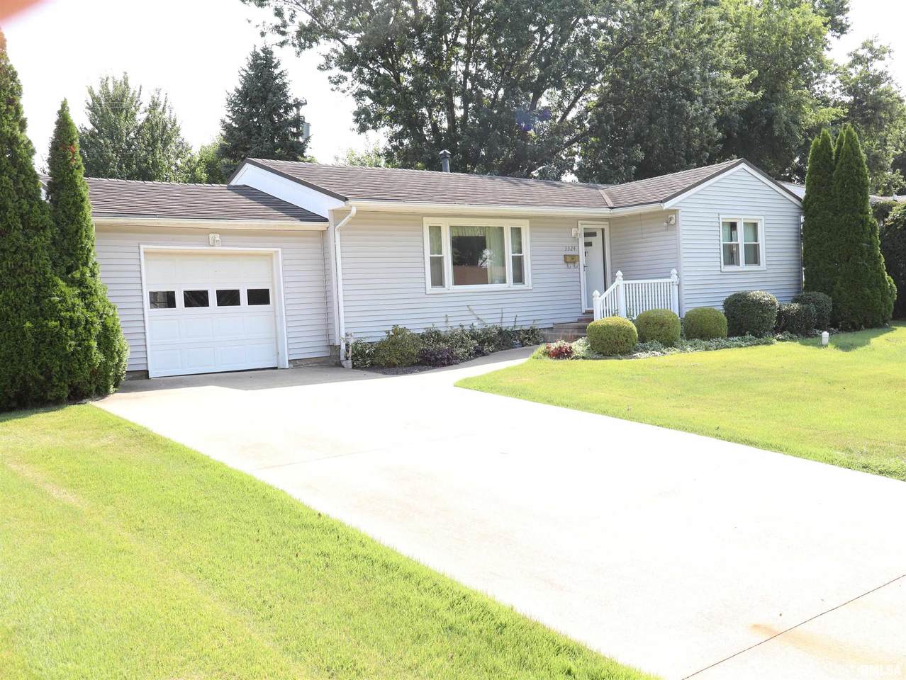 3324 Crest View Drive - Photo 1