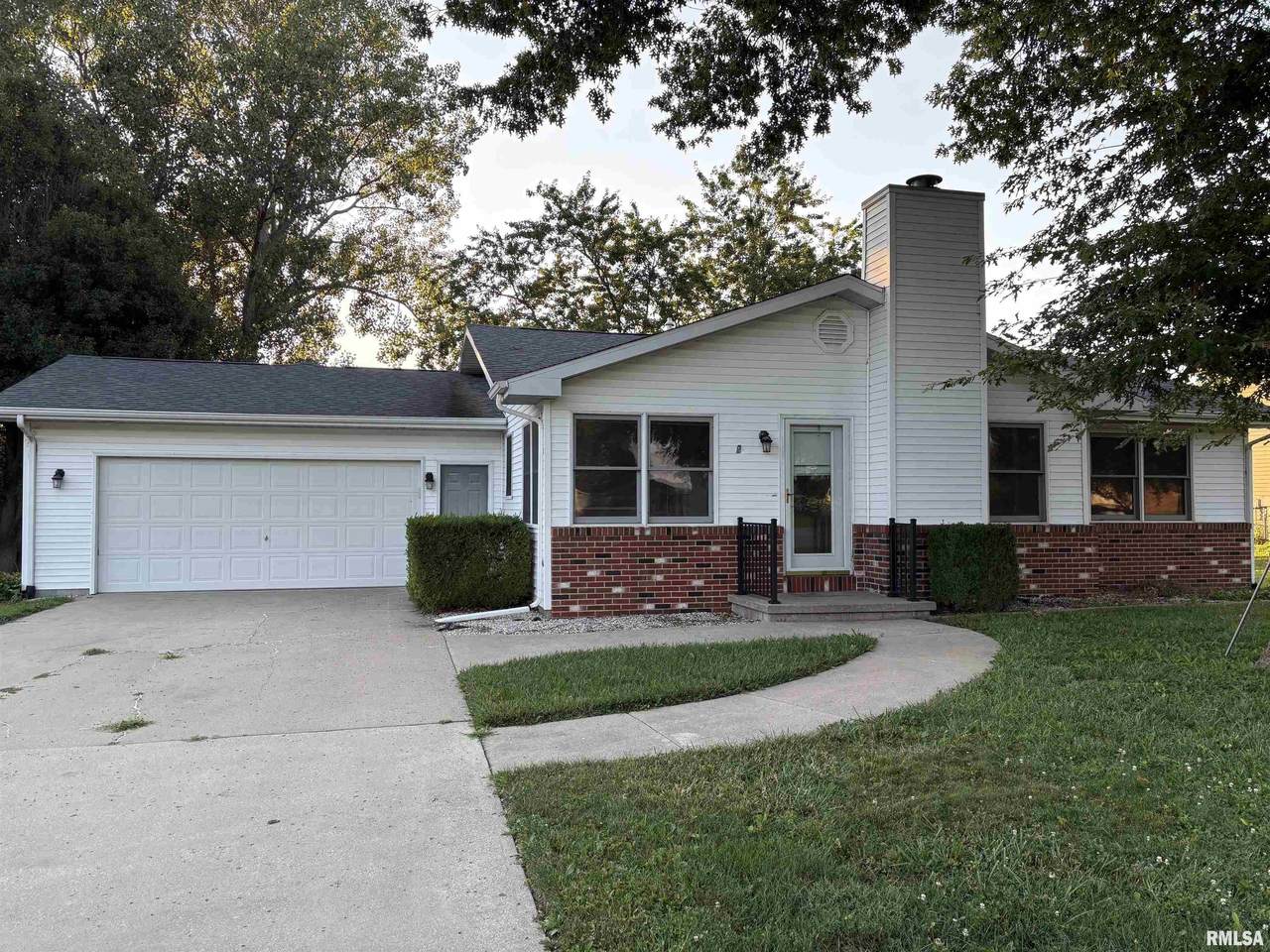 2108 Magnolia Drive - Photo 1