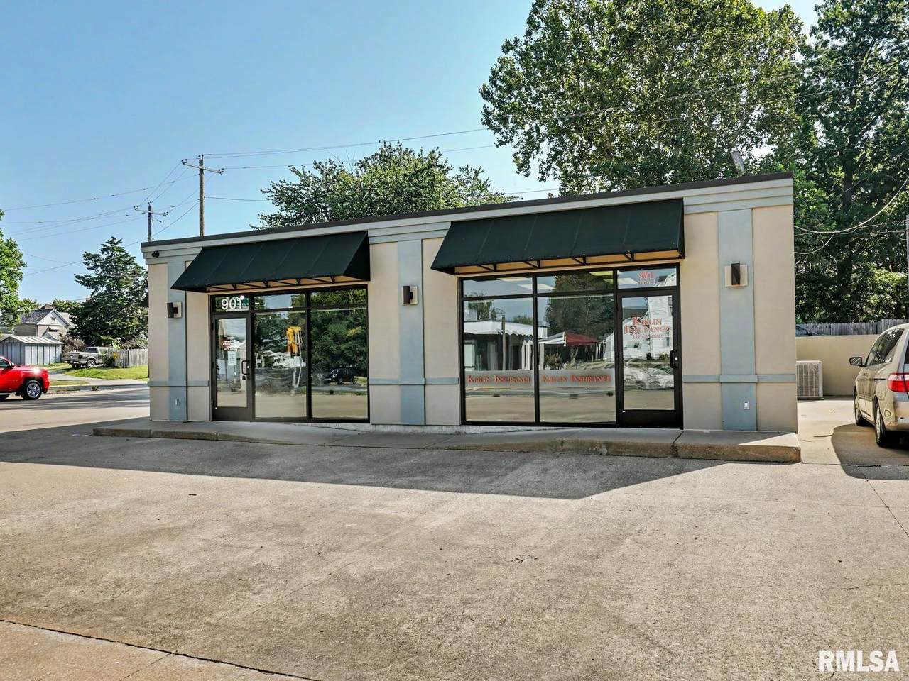 901 12TH Street - Photo 1