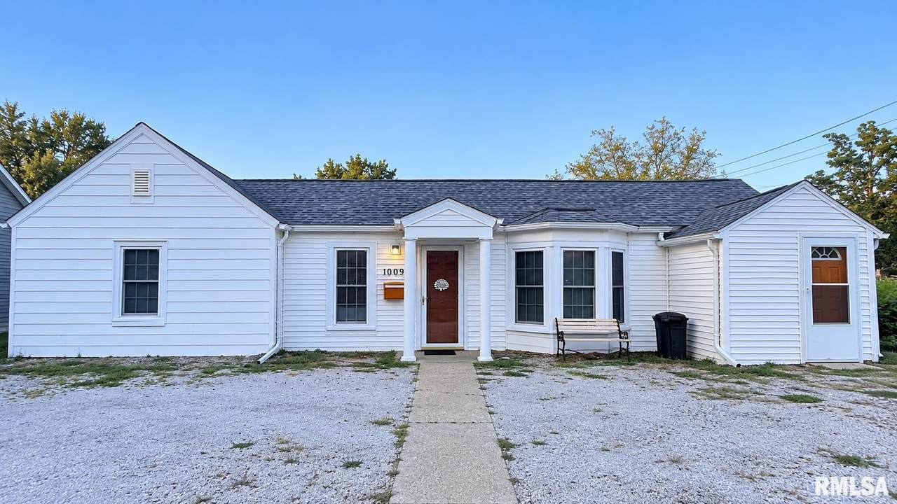 1009 Ash Street - Photo 1