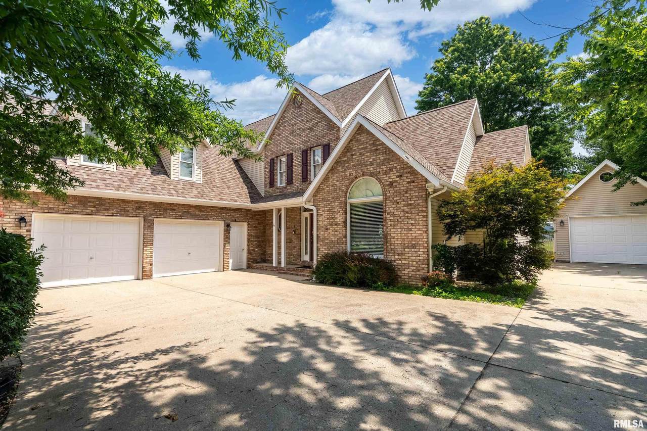 1803 Dawn Drive - Photo 1