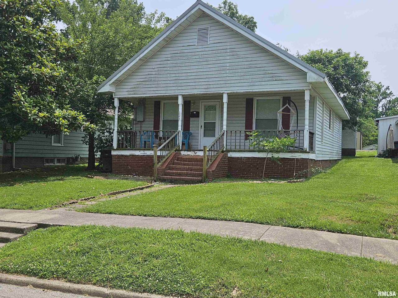 123 College Street - Photo 1