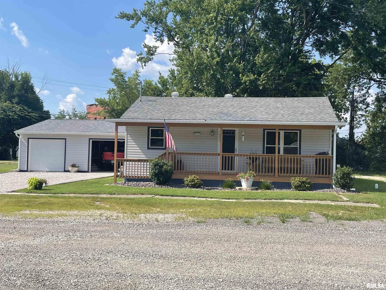 204 Oak Street - Photo 1