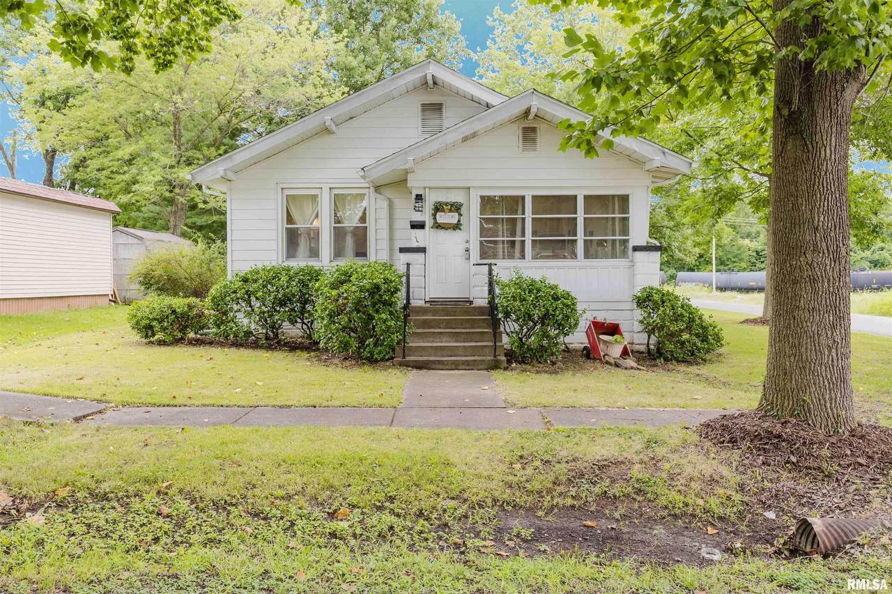 220 8TH Street - Photo 1