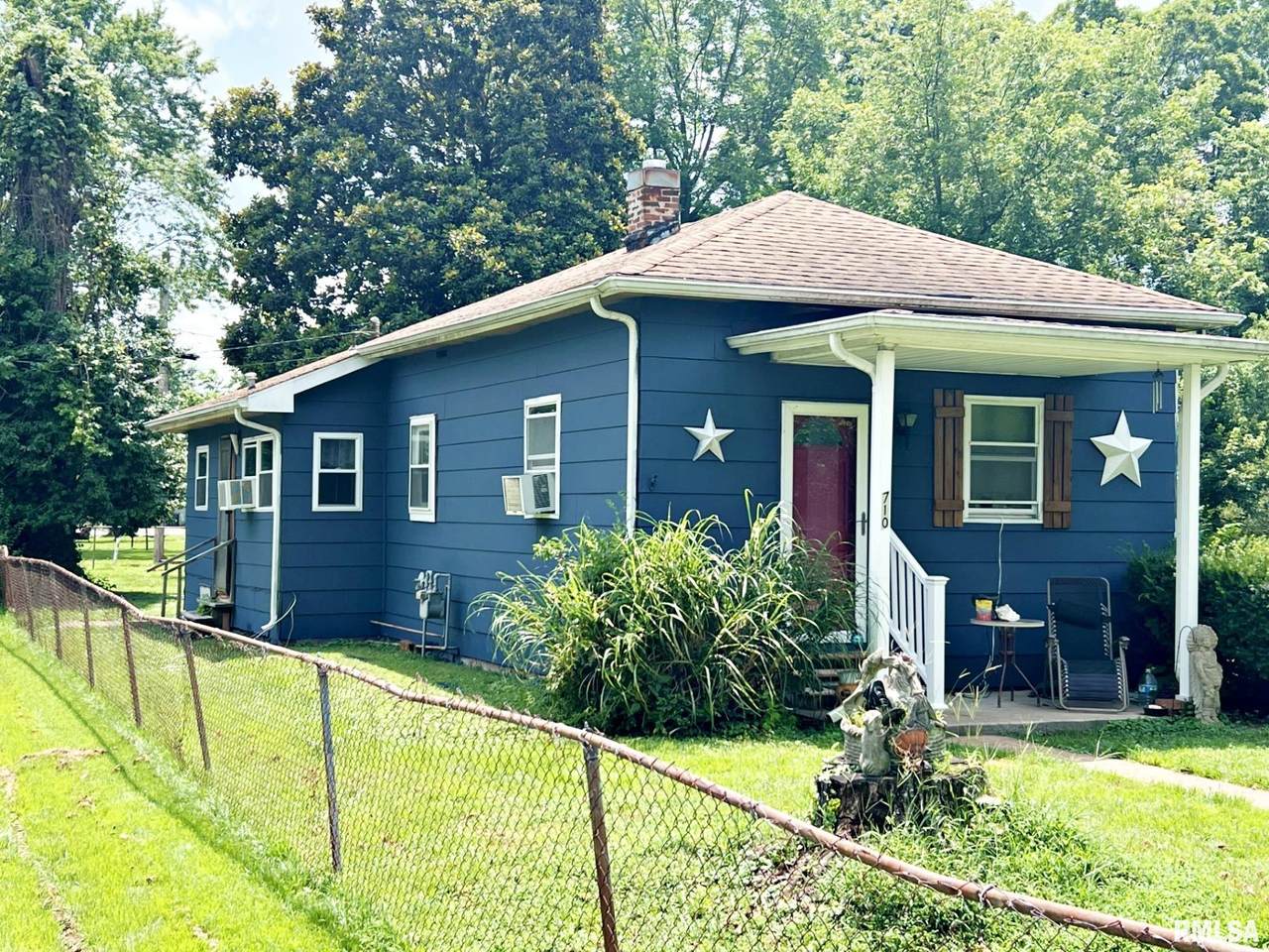 710 16TH Street - Photo 1