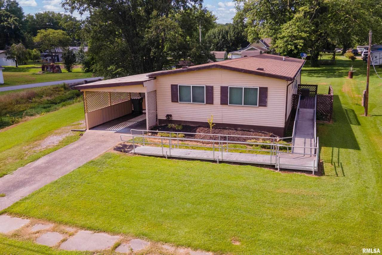 208 Pennsylvania Avenue - Photo 1