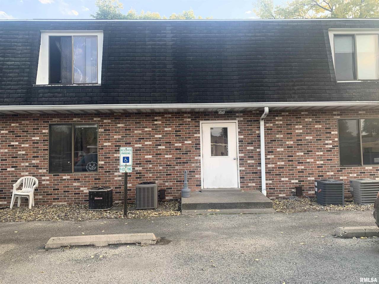 1107 Koch Street - Photo 1