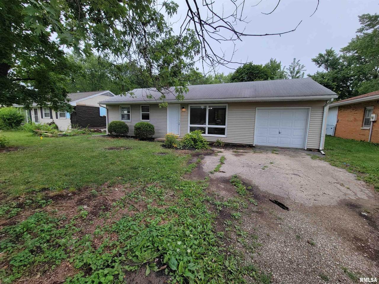 2647 Nebraska Avenue - Photo 1