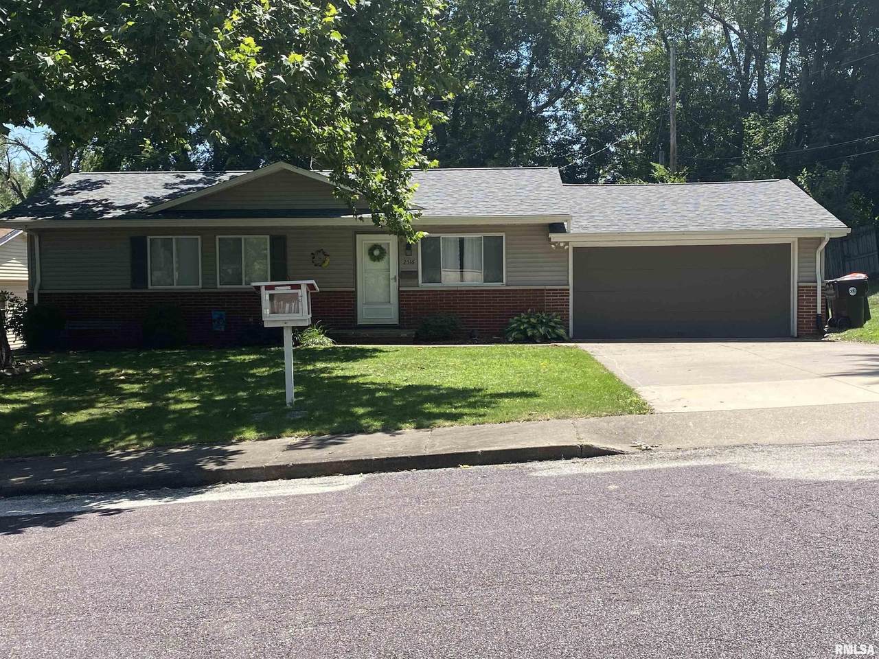 2516 Marian Court - Photo 1