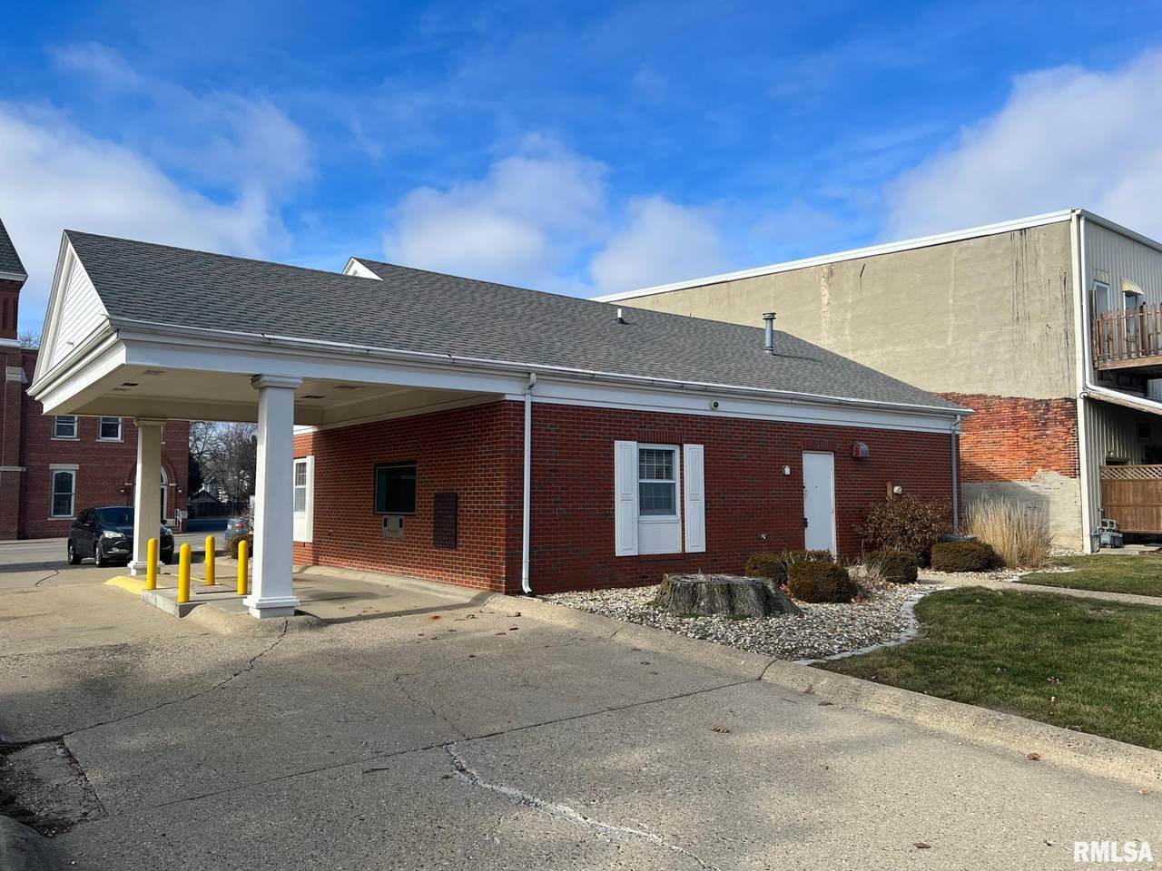 418 Locust Street - Photo 1
