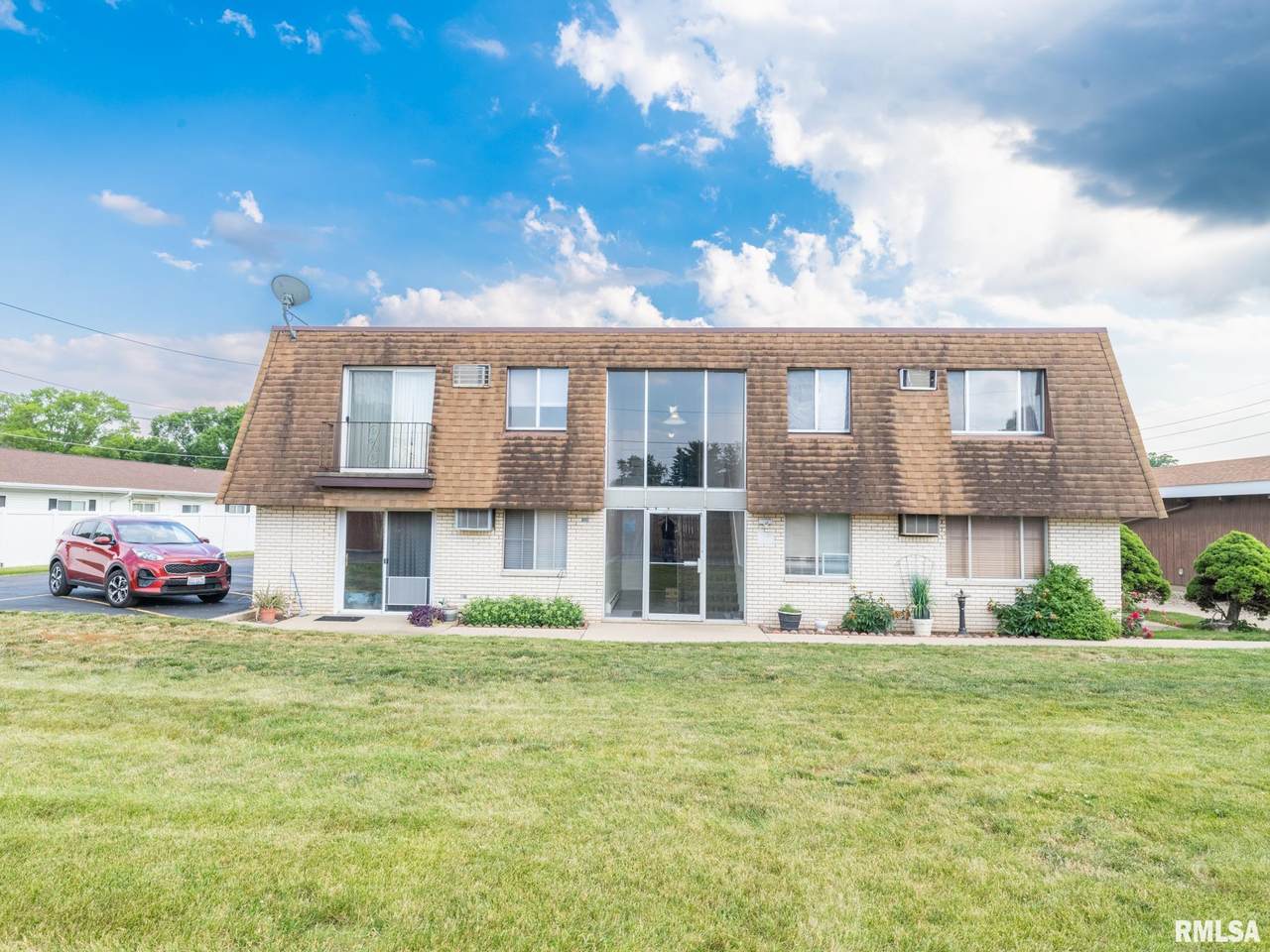 642 4TH Avenue - Photo 1