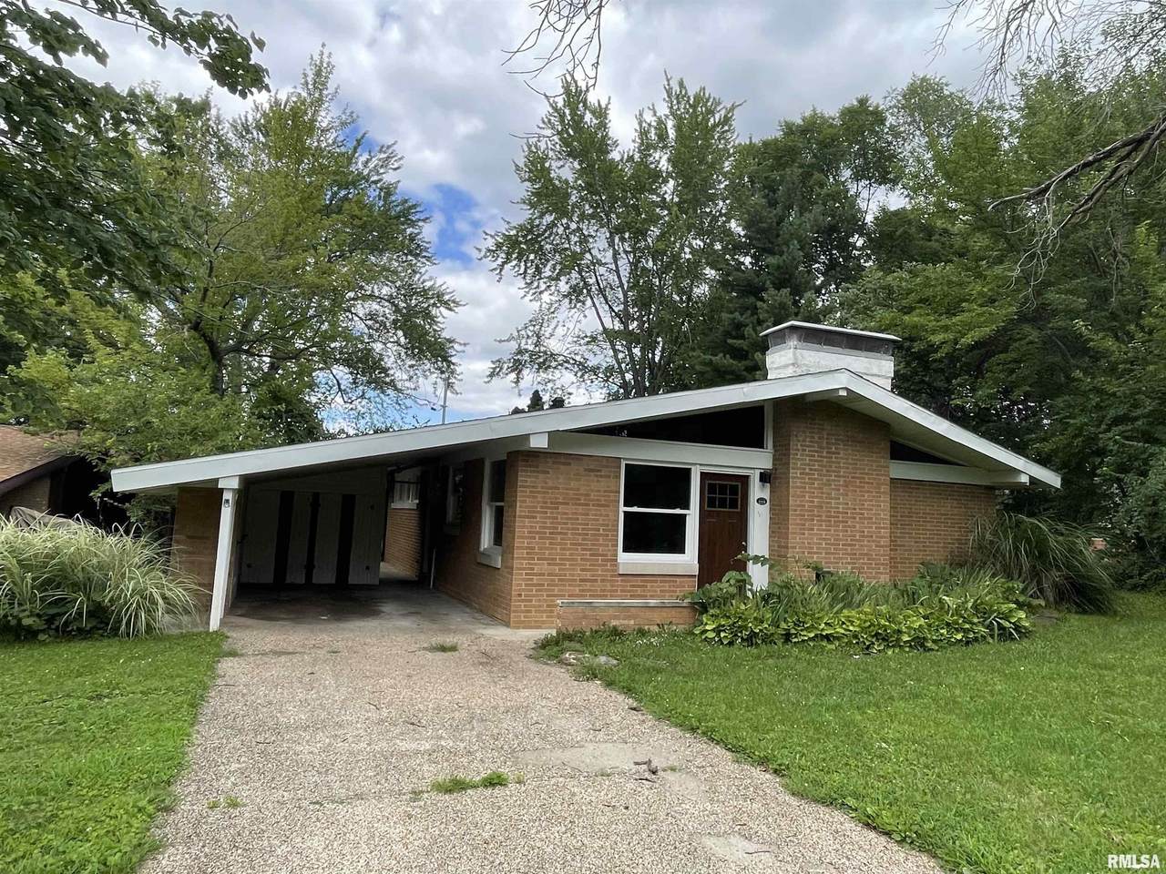 2219 Glendale Drive - Photo 1