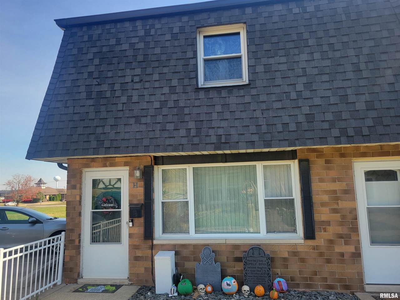 1907 Canterbury Drive - Photo 1