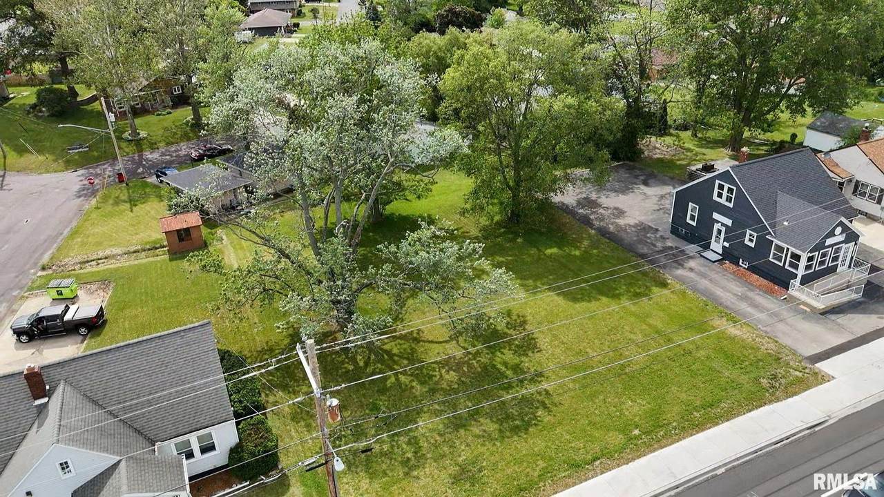 2506 Court Street - Photo 1