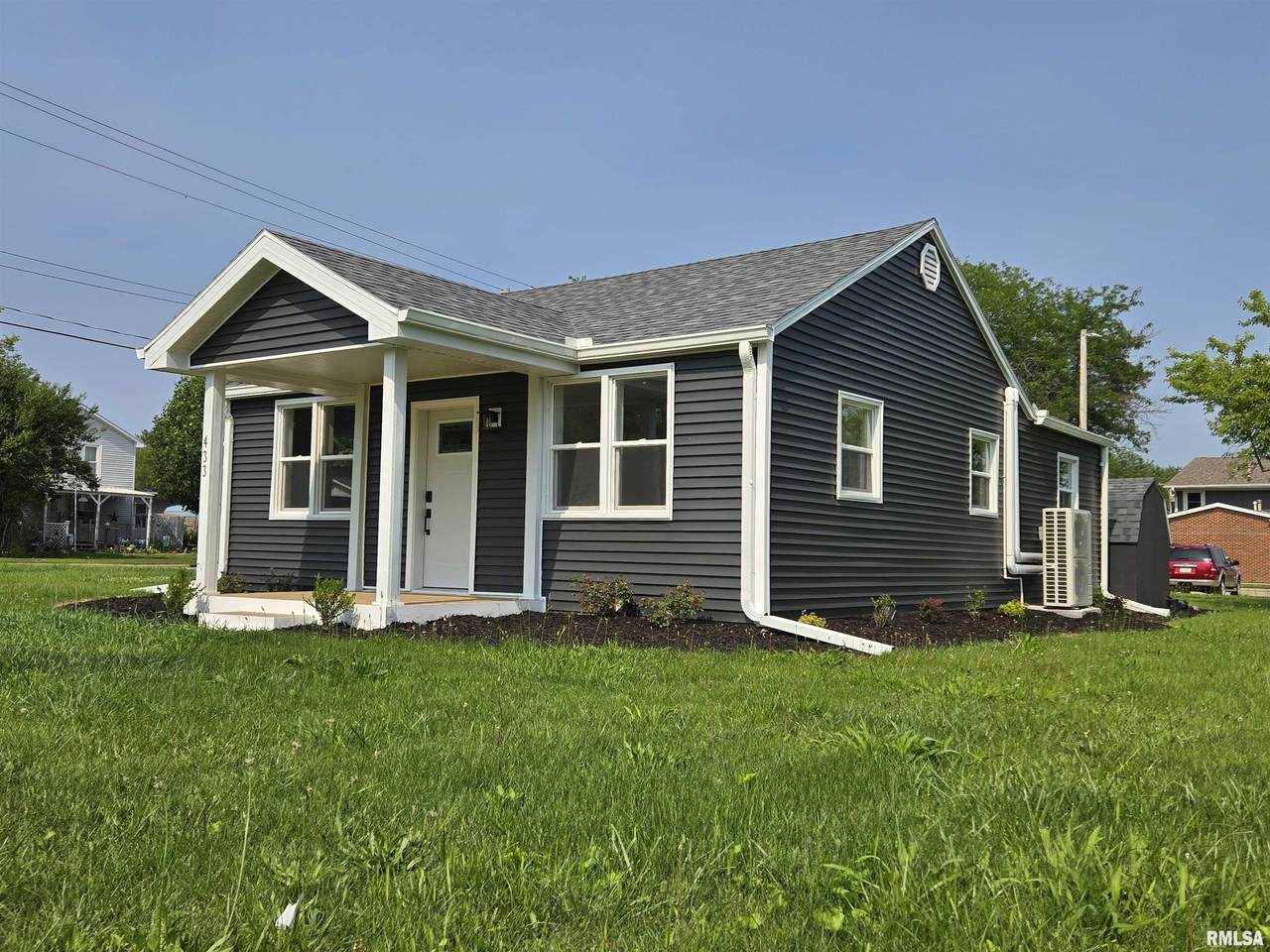 433 Prairie Avenue - Photo 1