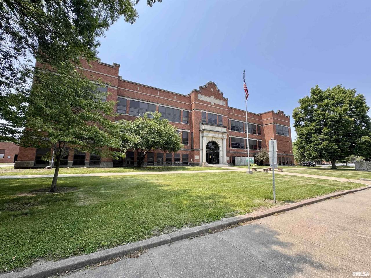 208 Johnson Street - Photo 1