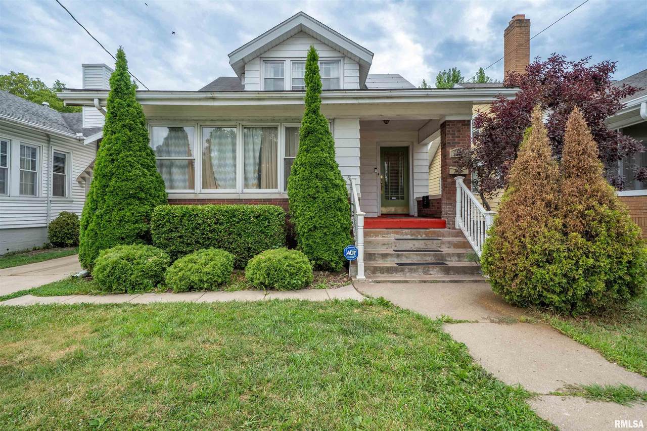 1922 Rohmann Avenue - Photo 1