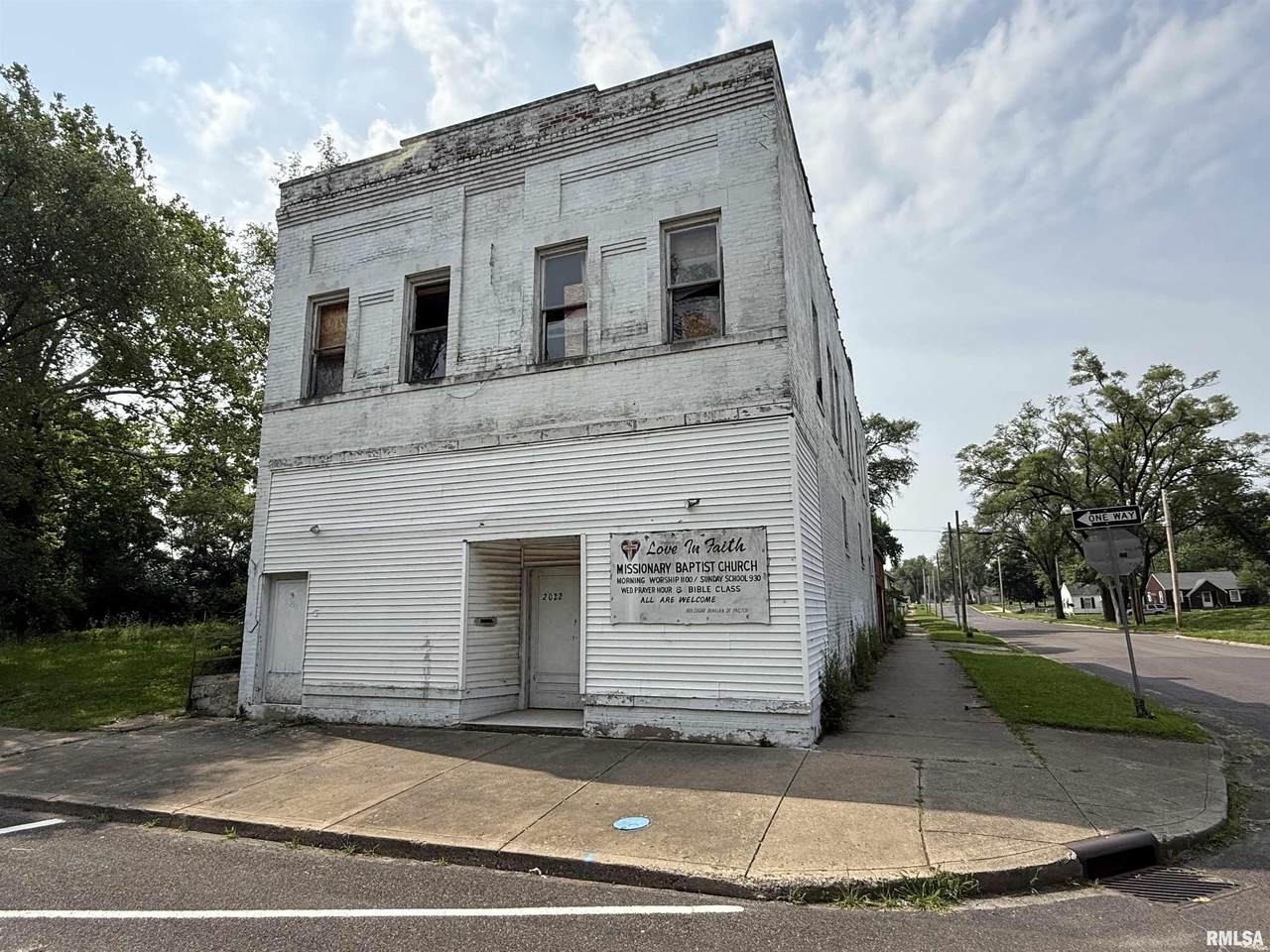 2022 Lincoln Avenue - Photo 1