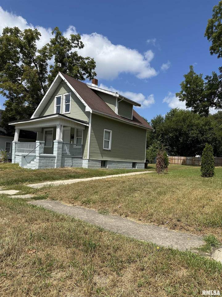 823 Nowland Avenue - Photo 1