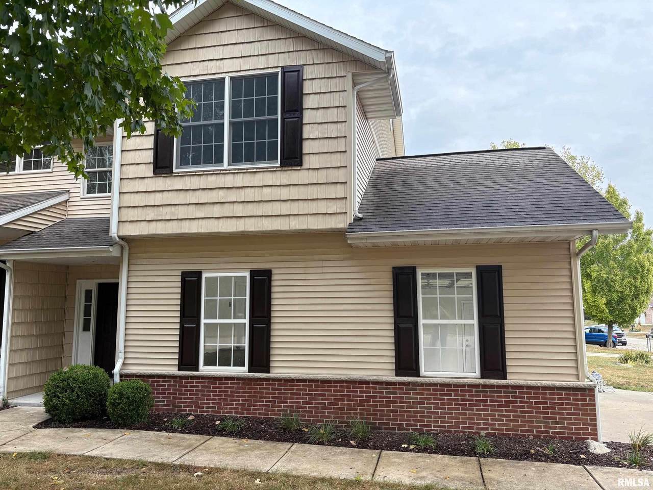 204 Tulip Drive - Photo 1