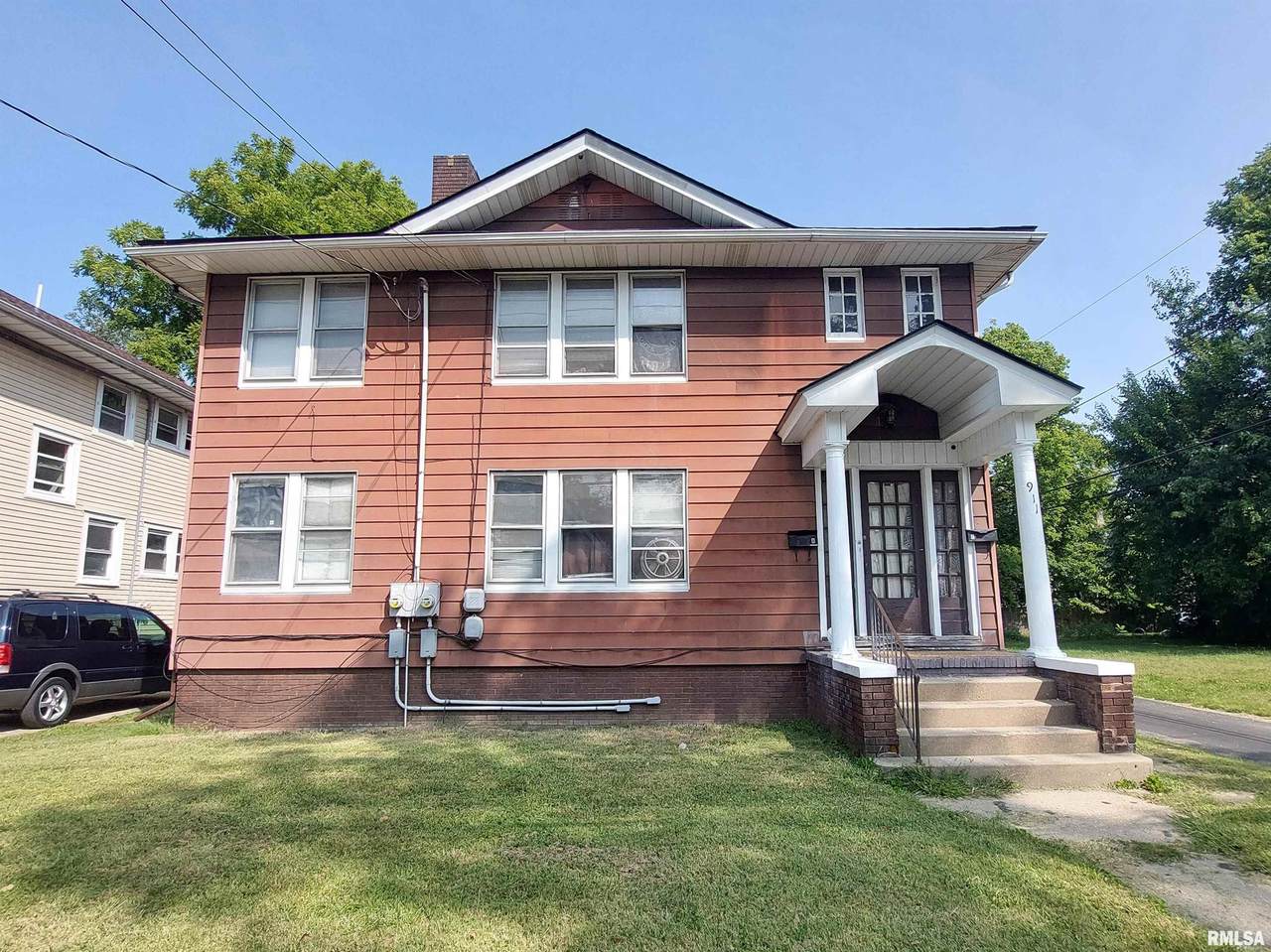 911 Russell Street - Photo 1