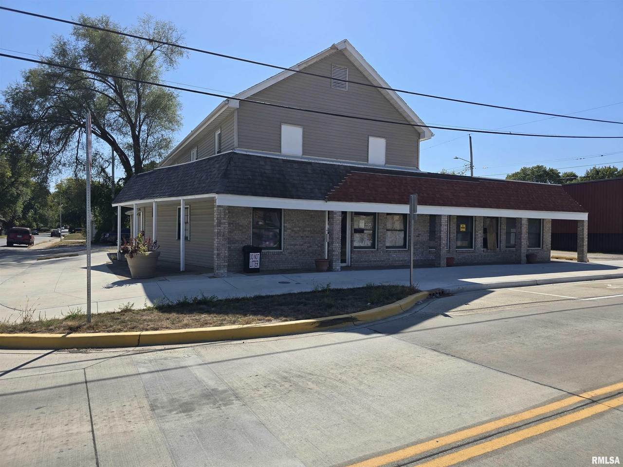 910 Derby Street - Photo 1