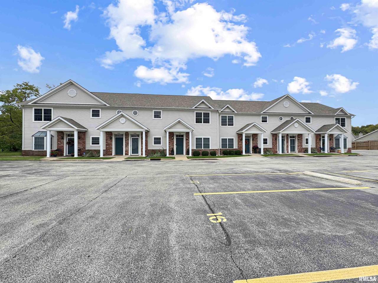 936 Trailcreek Drive - Photo 1