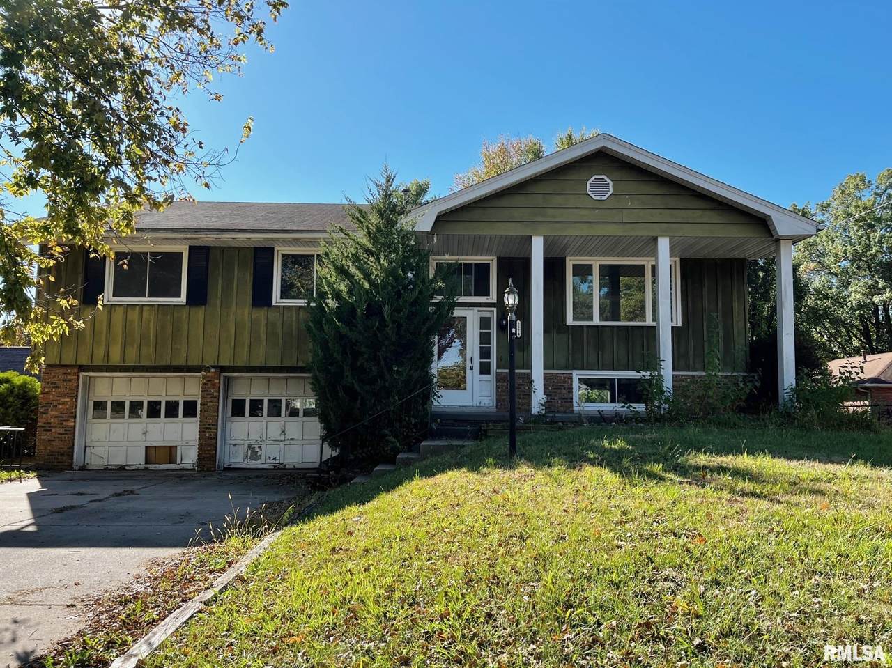 2824 Rohmann Avenue - Photo 1