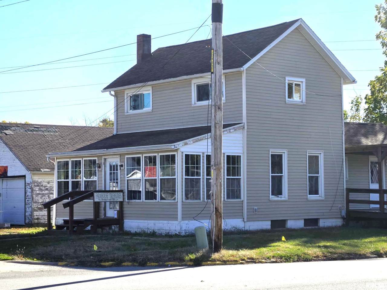 705 Main Street - Photo 1