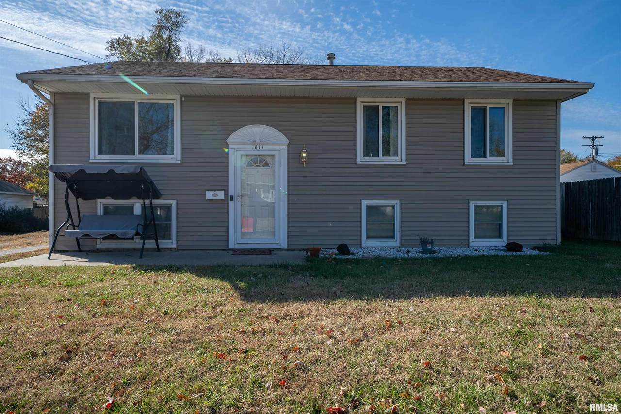 1617 Holiday Drive - Photo 1