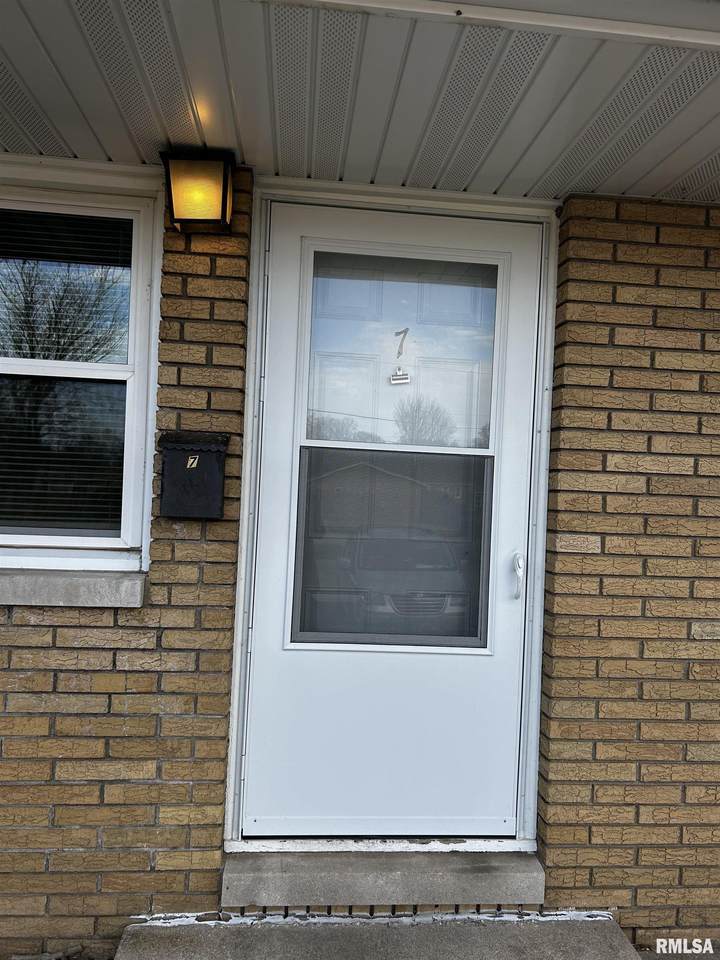 1102 Oxford Street - Photo 1