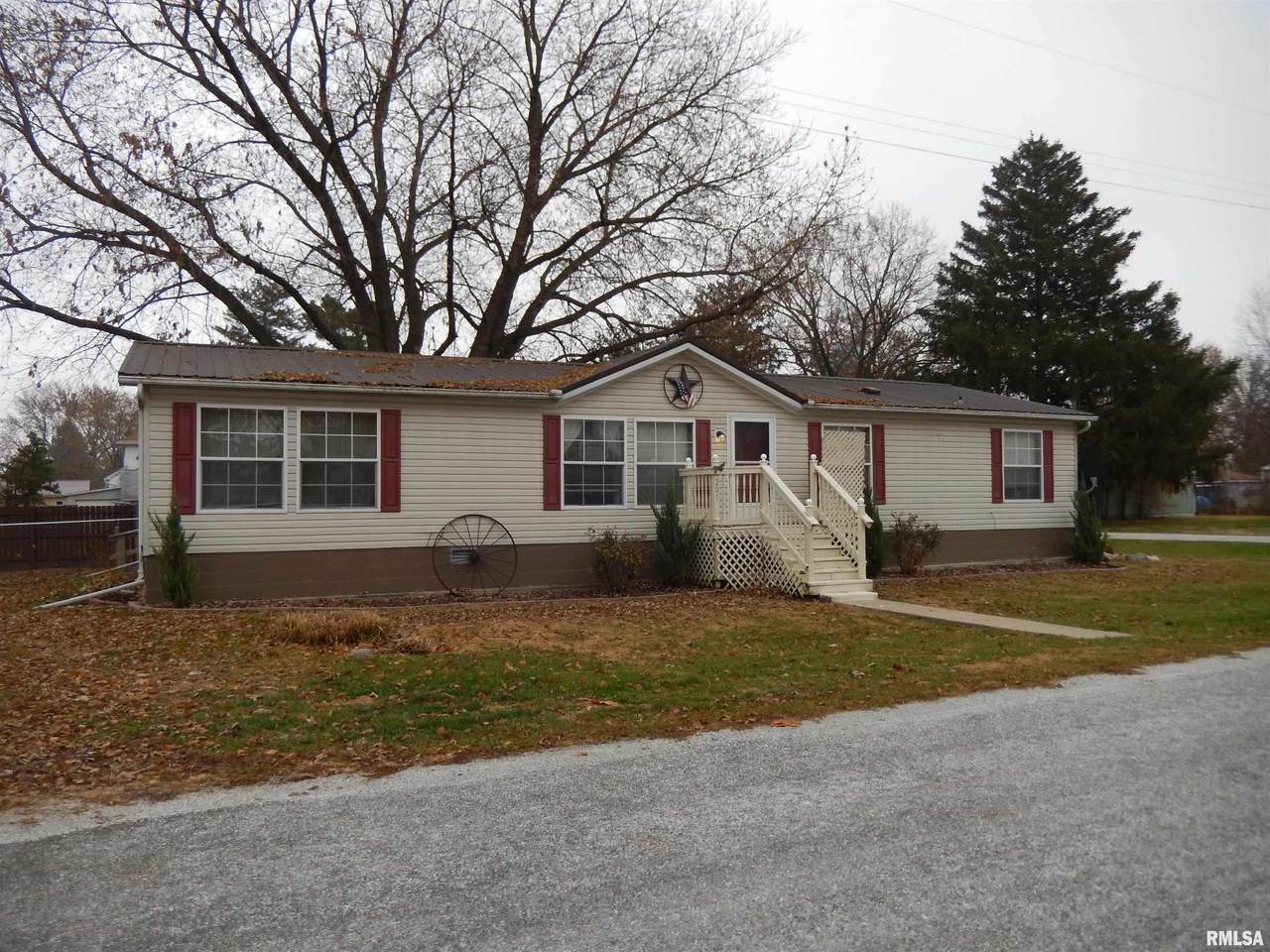 201 Pine Street - Photo 1