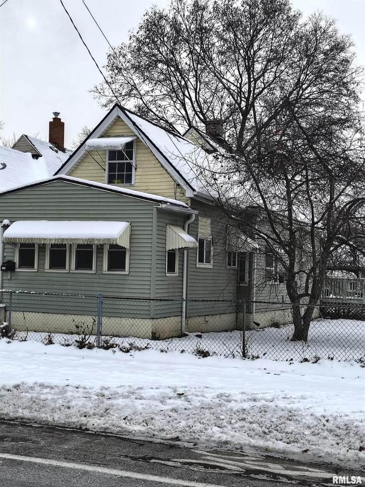 1214 Howett Street - Photo 1