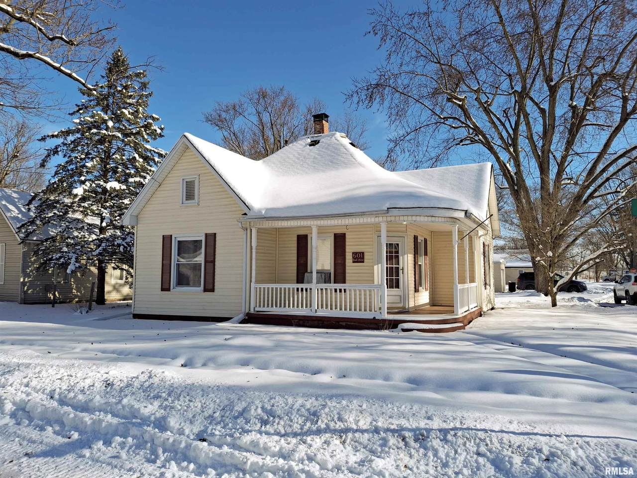 601 Grand Avenue - Photo 1