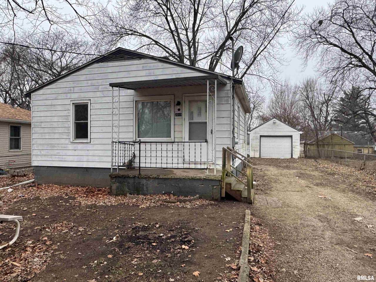 2019 Elizabeth Street - Photo 1