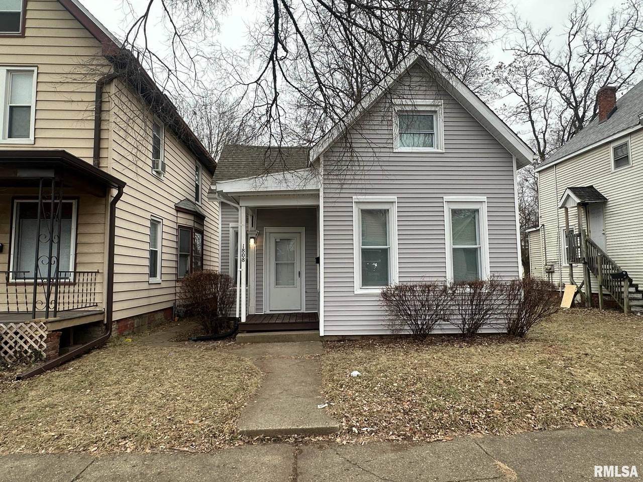 1808 Fredonia Avenue - Photo 1