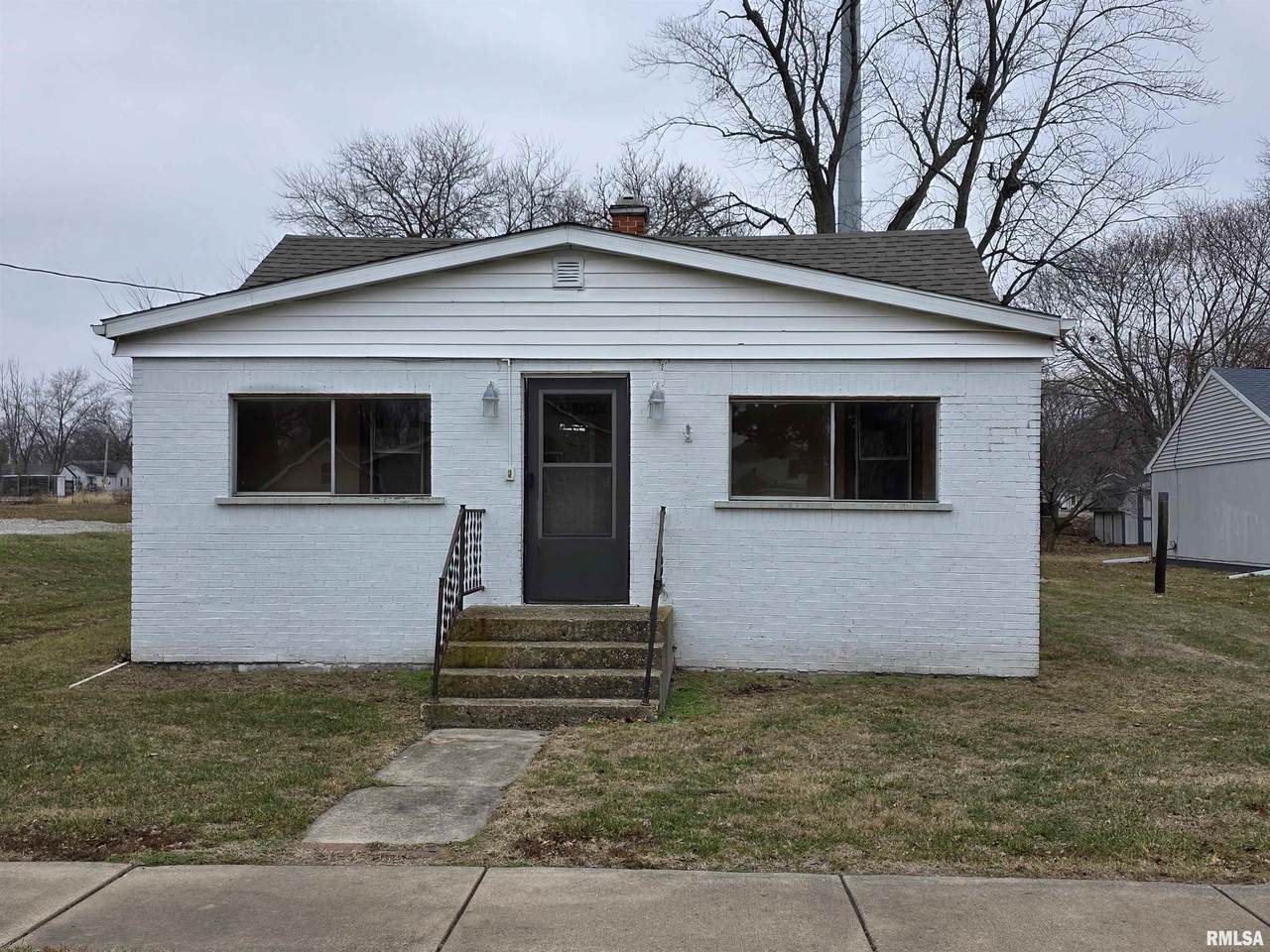 608 Pine Street - Photo 1