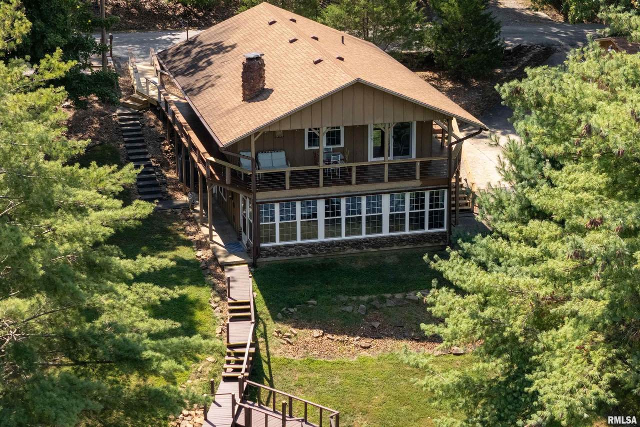 135 Oak Circle - Photo 1