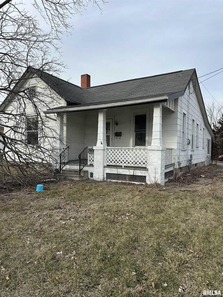 569 Custer Place - Photo 1