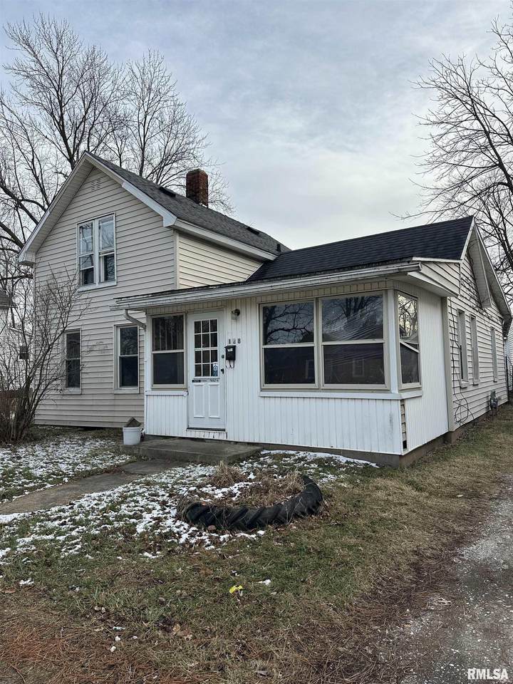 128 Ash Street - Photo 1