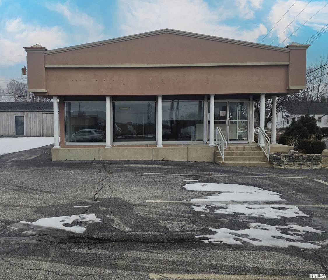 3204 & 08 University Street - Photo 1