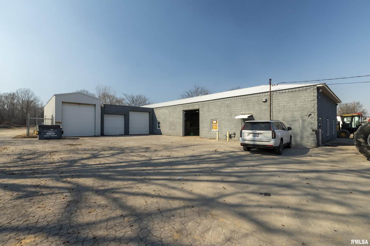 1202 Court Street - Photo 1