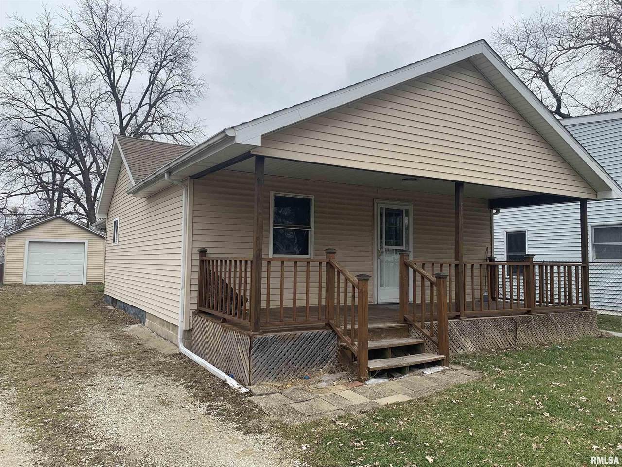 803 London Avenue - Photo 1